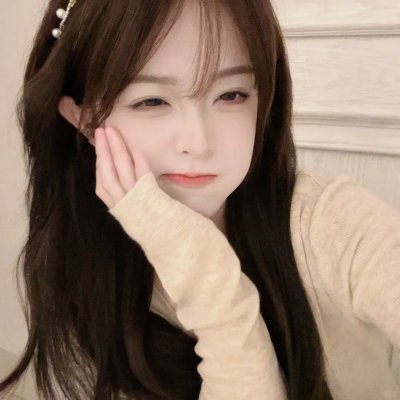 不只是闺蜜 封面
